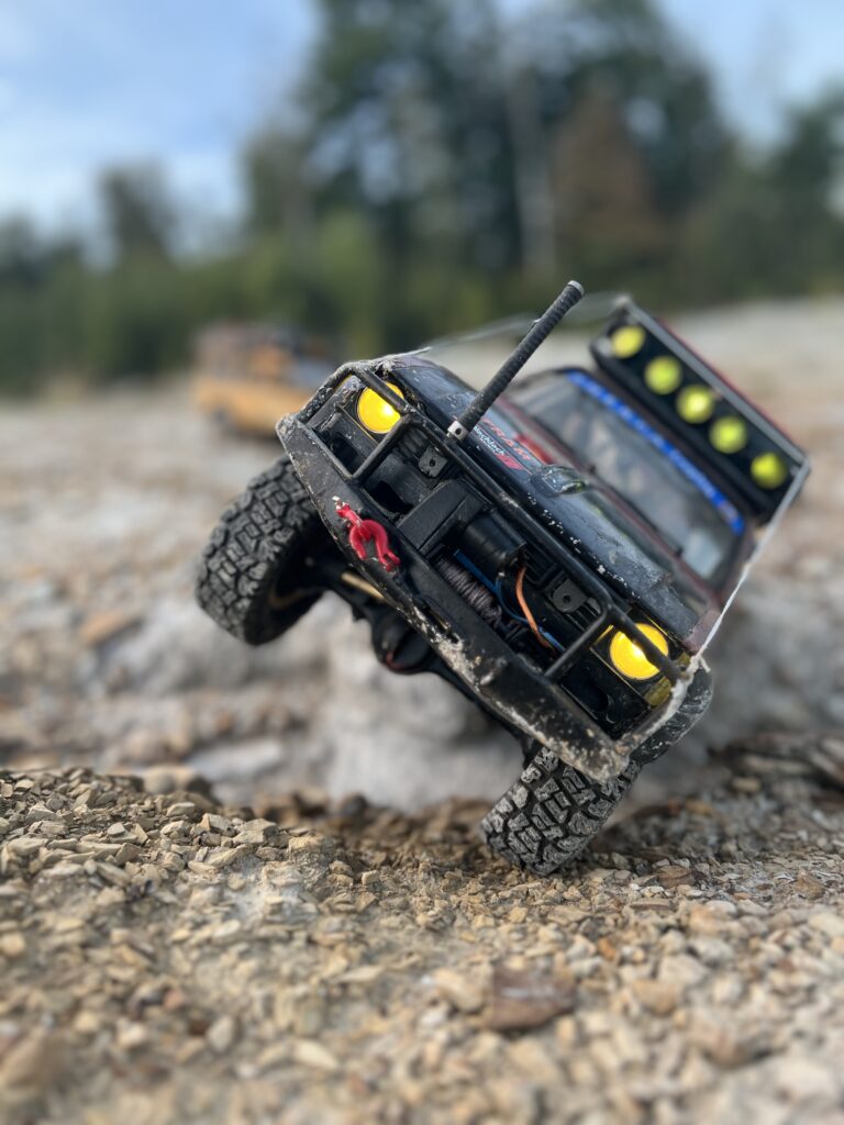 Perfekte Traktion und Kontrolle – Maßgeschneiderte TPU Reifeneinlagen für Scale RC Modelle 12 TPU Reifeneinlage von Trailkit RC seitenstabil unter last